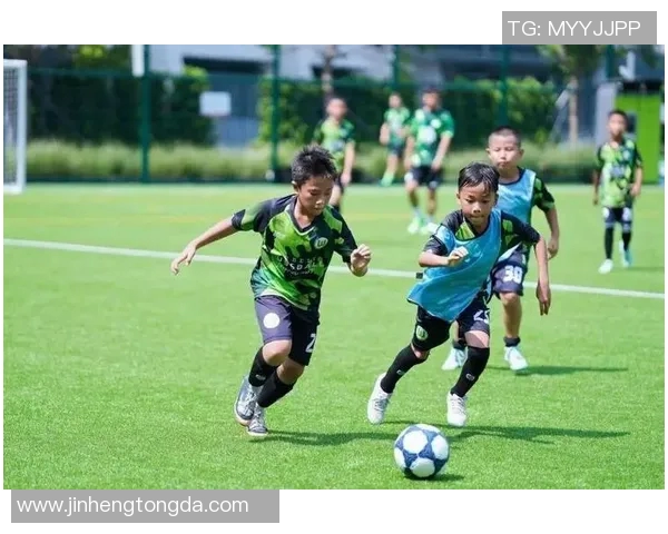 追逐绿茵梦想的足球星小朋友成长之路与拼搏故事